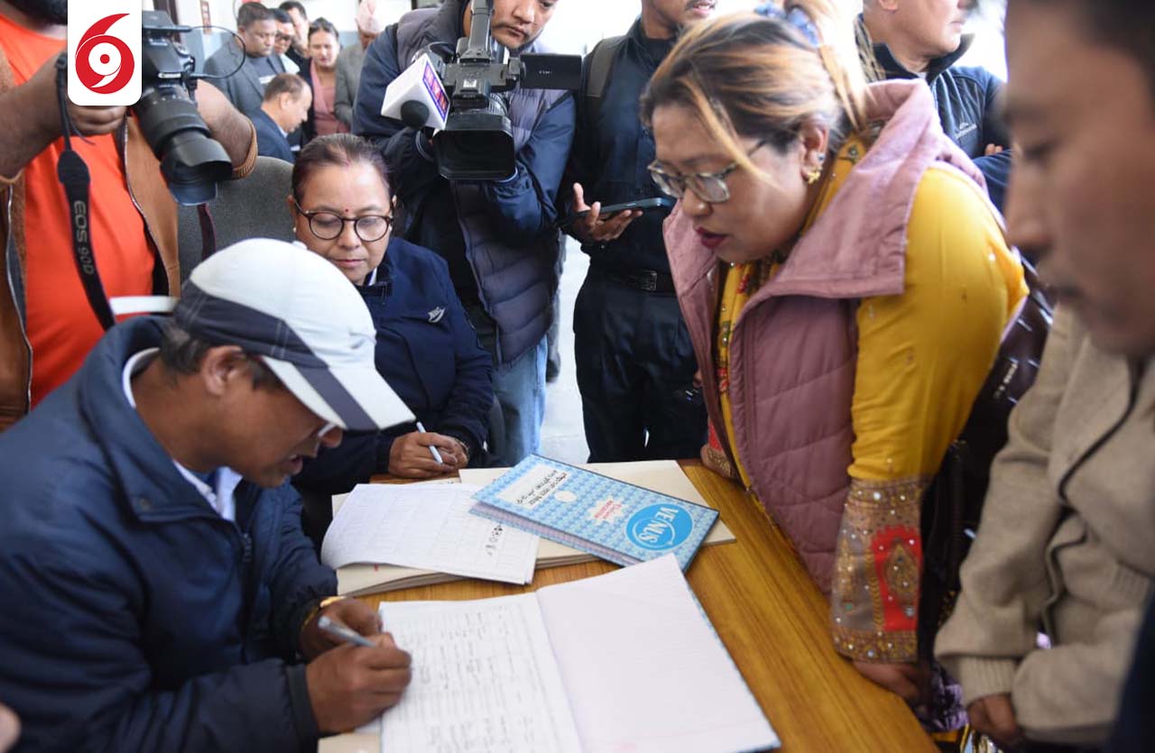 निर्वाचनका लागि रास्वपाले गरायो आयोगमा दल दर्ता