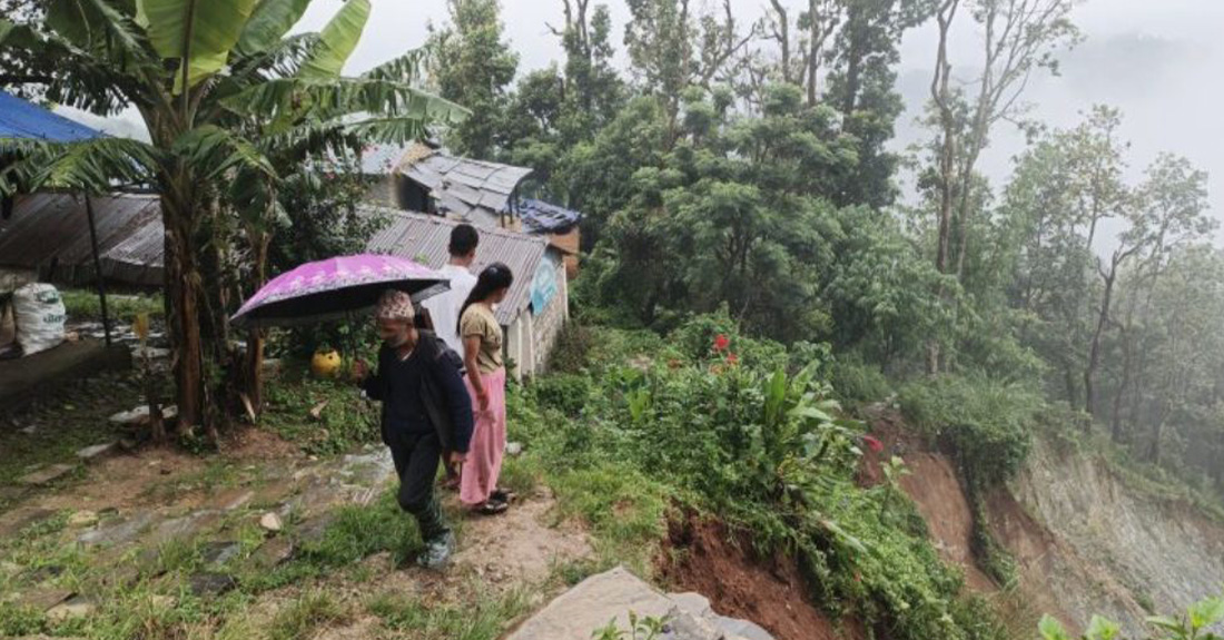 पहिरोले मोदीको कोरुङ्गा गाउँ जोखिममा