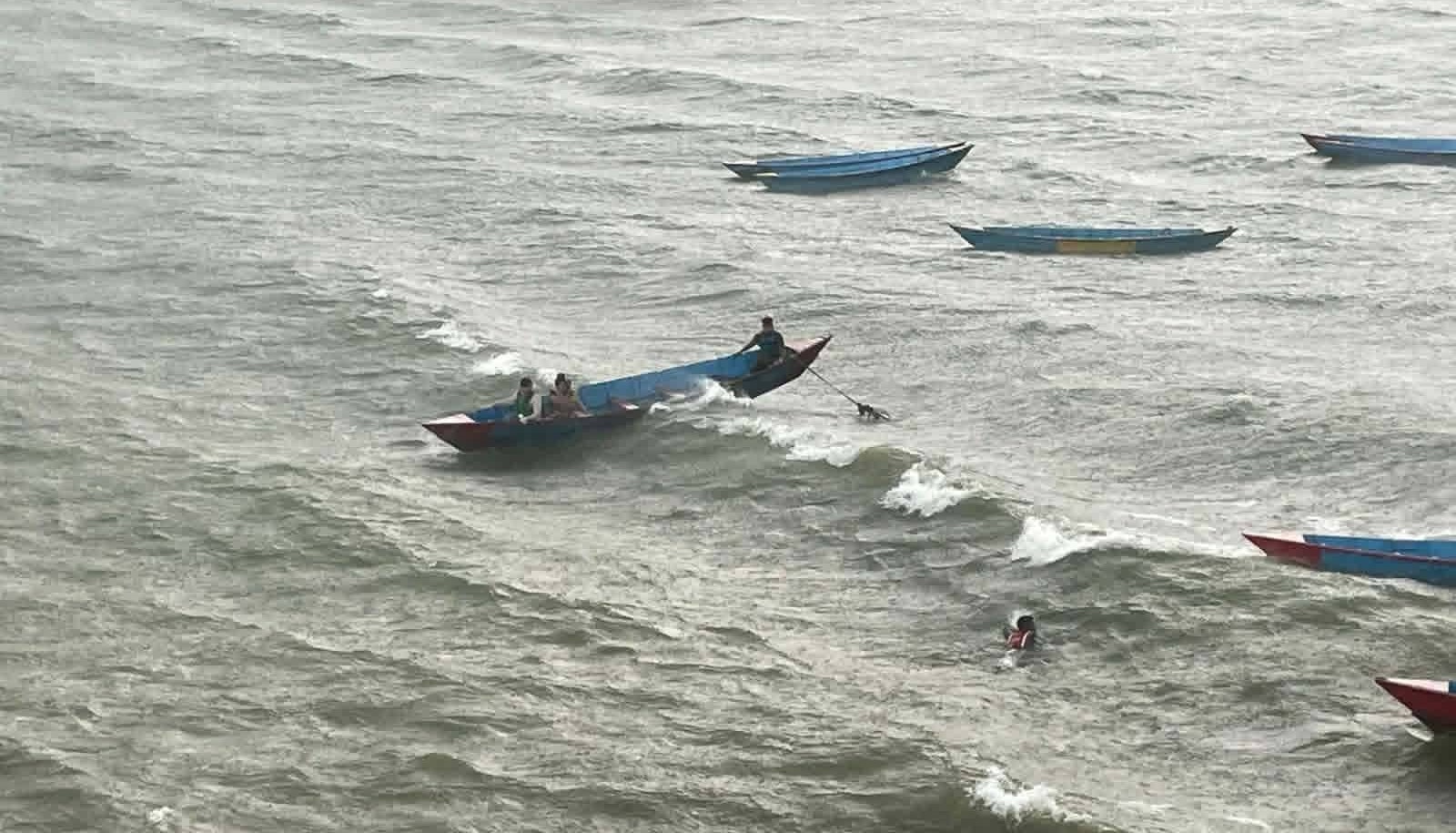 फेवातालमा कार खस्दा दुई भारतीय नागरिकको मृत्यु