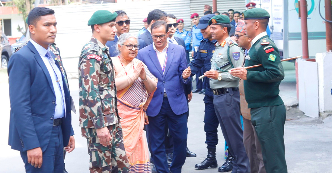 प्रधानमन्त्रीद्वारा जिल्ला प्रशासन कार्यालयको पब्लिक अनाउन्समेन्ट सिस्टम निरीक्षण