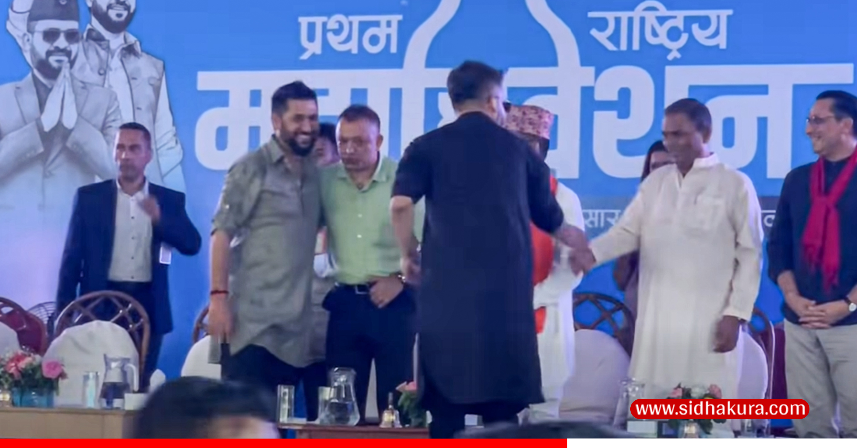 तीन वर्षपछि रबि-गगन भेट र अंकमाल