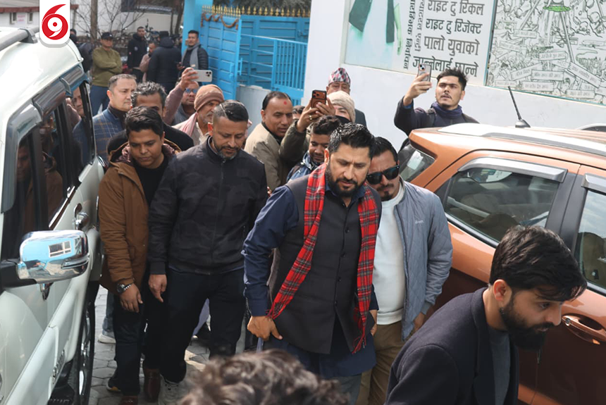 रास्वपा बैठक बस्दैः घण्टी घरमा सागर ढकालदेखि सुधन गुरुङसम्म(तस्बिरहरु)