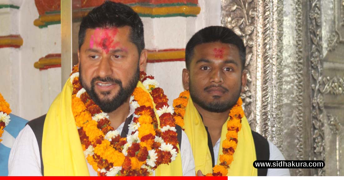 रास्वपा सभापति रवि लामिछानेद्वारा जानकी मन्दिरको दर्शन