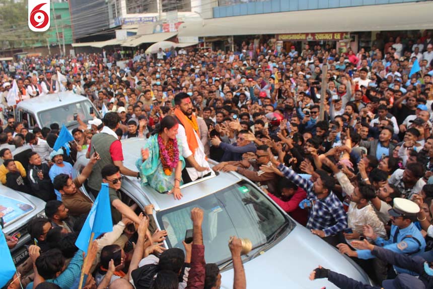 रास्वपा सभापति रवि लामिछाने अमरेश सिंहको निर्वाचन क्षेत्रमा पुग्दा(तस्बिरहरु)