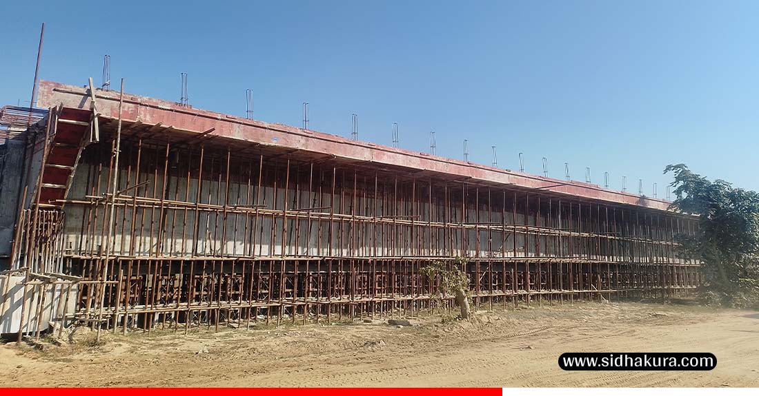 सिधनियाघाट स्थित राप्ती नदीको पुल निर्माणको कार्यले गति लिदैं