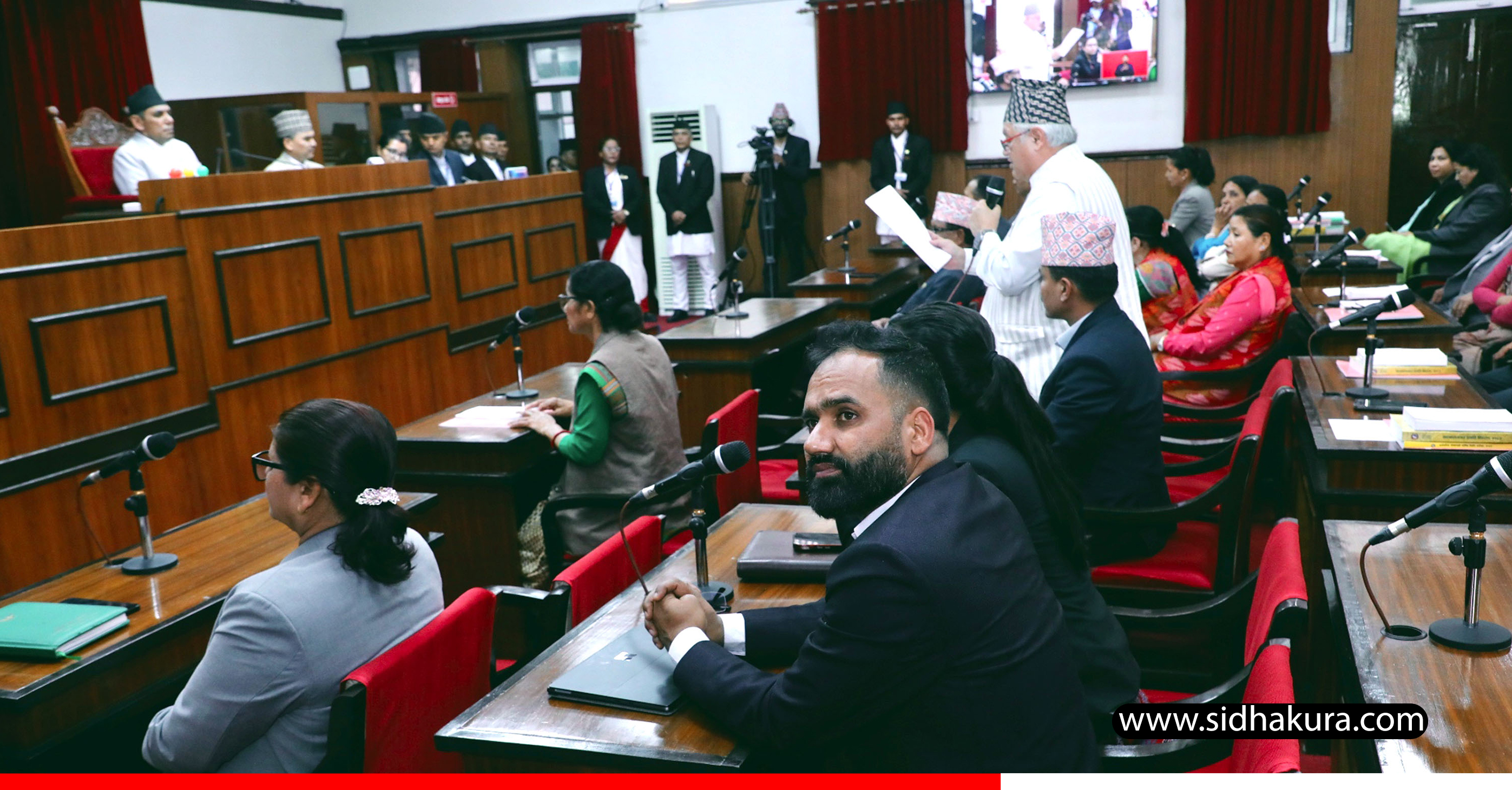 प्रधानमन्त्रीको अभिव्यक्तिलाई लिएर राष्ट्रिय सभा सांसदहरुले अवरोध गरेपछि बैठक स्थगित