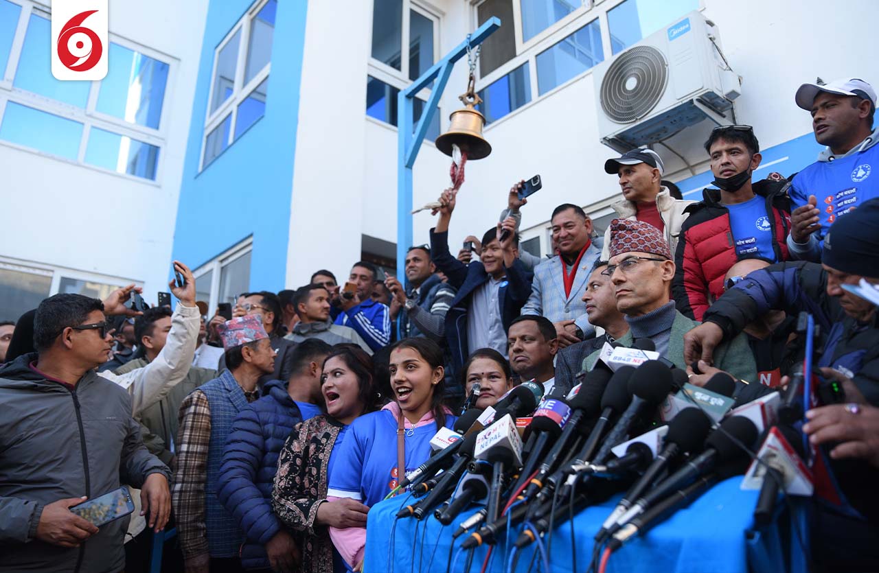 पूर्व एआइजी विश्व पोख्रेल राष्ट्रिय स्वतन्त्र पार्टीमा प्रवेश(तस्बिरहरु)