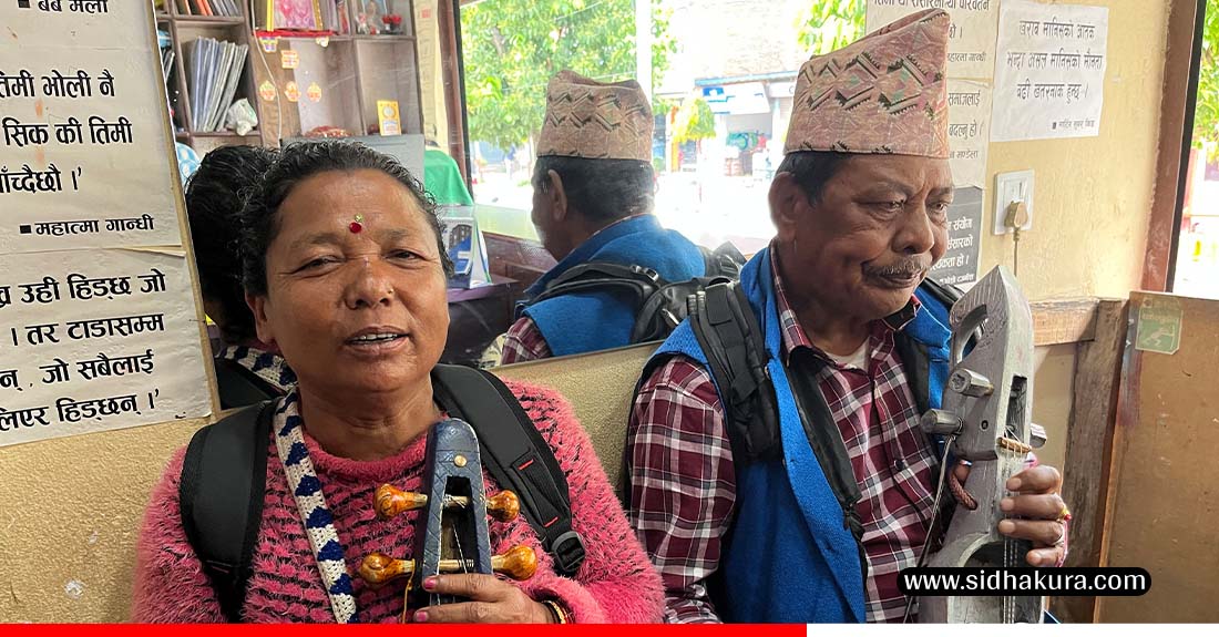 लोकबहादुर भन्छन्, “आफ्नै मेहनतले परिवार पाल्न सकेका छौँ, यही नै ठूलो कुरा हो”