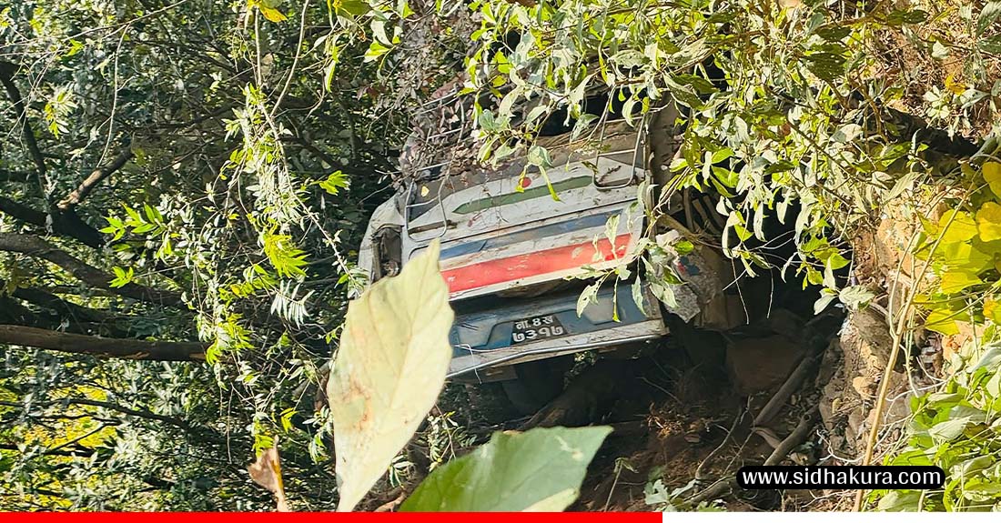 निर्वाचनमा खटिएका सेना सवार बस दुर्घटना, २४ जना घाइते