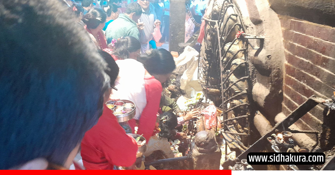 तलेजु मन्दिर खुल्लाः बिहानैदेखि दर्शनार्थी घुइँचो