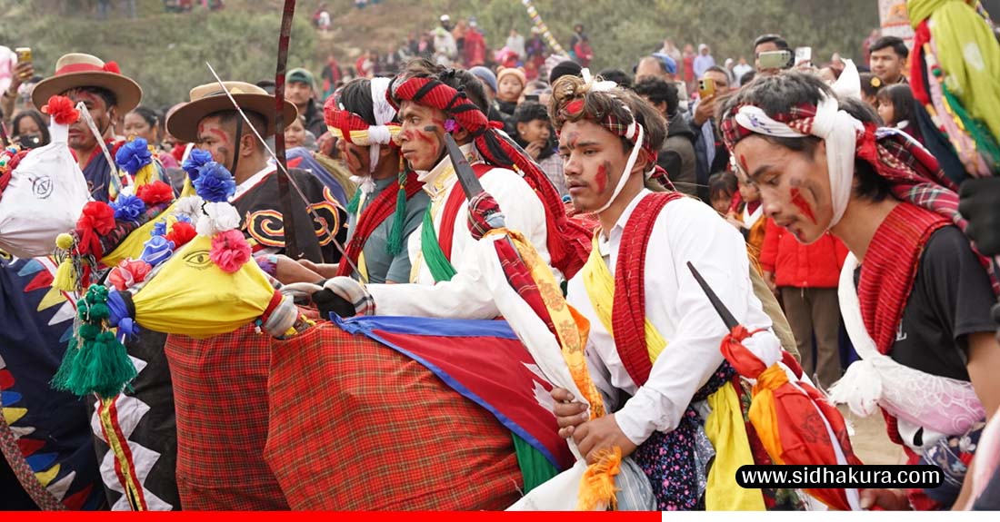 एक आपसमा शुभकामना आदानप्रदान गर्दै तामाङ समुदायले मनाए म्हेन्दोमाया पर्व(तस्बिरहरू)