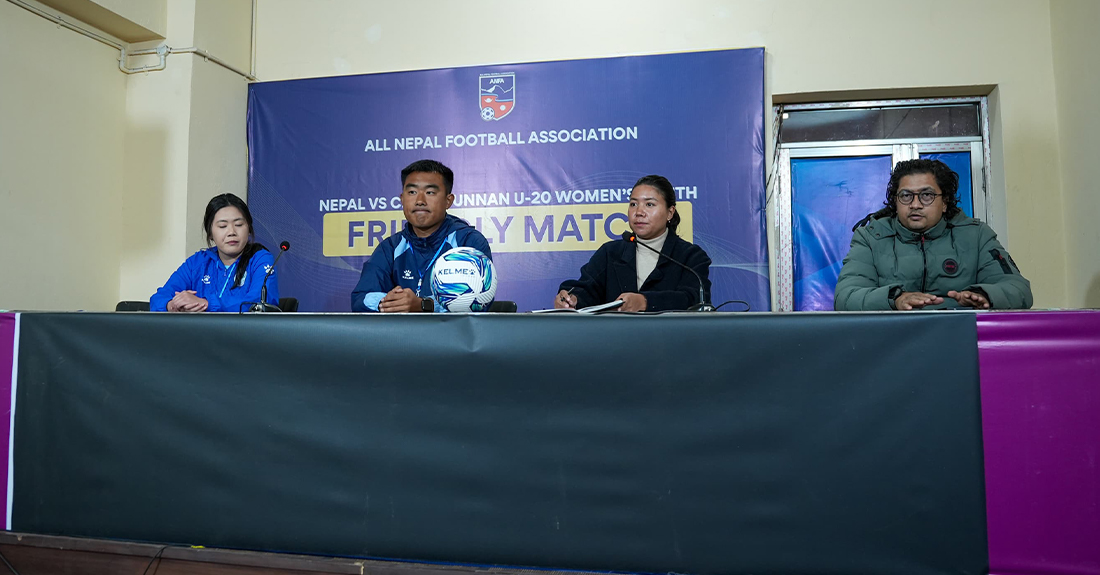 नेपाली राष्ट्रिय यू–२० महिला टिमले चाइनाको युनान युथ वुमन्स टिमसँग मैत्रीपूर्ण फुटबल खेल्दै